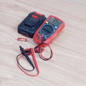 multimeter battery